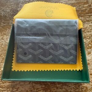 Goyard Card Holder in Black and Gray Chevron